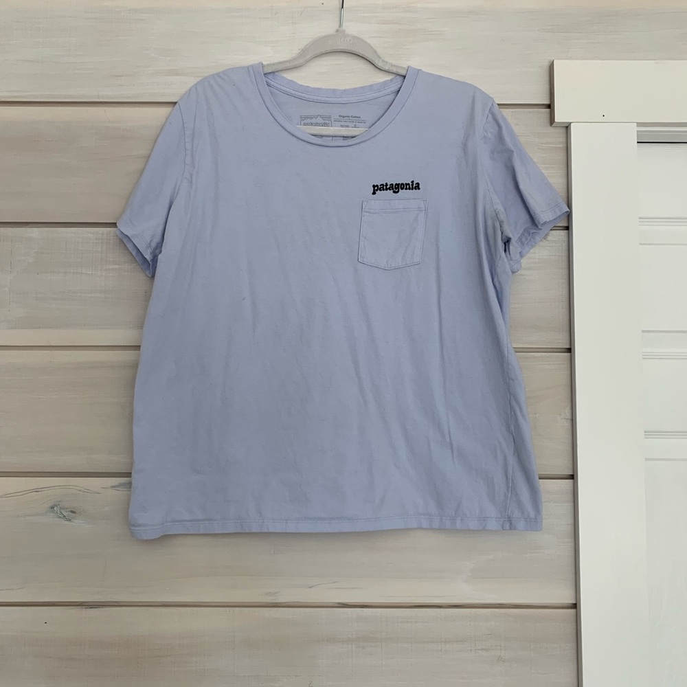 Patagonia women’s XL t-shirt - Picture 3 of 4